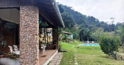 Casa 03 quartos em Correas - Petrópolis-rj 785437
