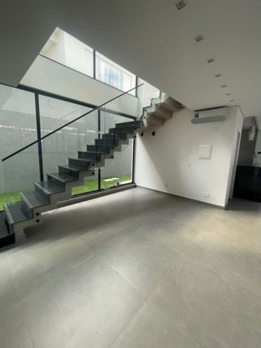 Casa 4 quartos sendo 3 suítes piscina e 2 vagas cobertas.localização: privilegiada próxima a clube Lagoa da Pampulha. Casa linda com área de 266 m2 num lote de 360 m2. 774127 Casa 4 quartos sendo 3 suítes piscina e 2 vagas cobertas.localização: privilegiada próxima a clube Lagoa da Pampulha. Casa linda com área de 266 m2 num lote de 360 m2. 774127