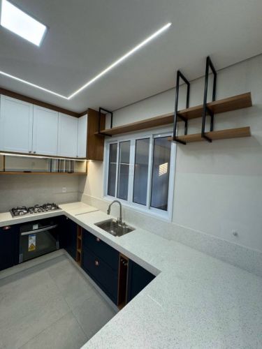 Casa á venda- 3 dormitórios sendo e suíte e com closet- Jd. Bom Sucesso- Indaiatuba-sp 745666