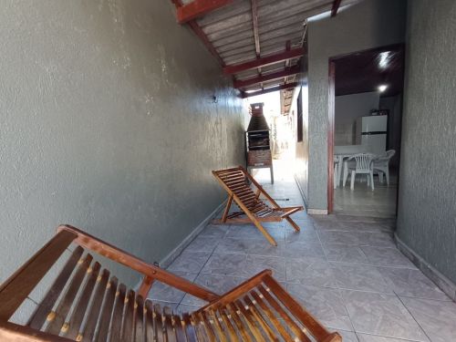 Casa com 2 quartos em Itanhaém à 1300m da praia do lado de todo comércio local 704499