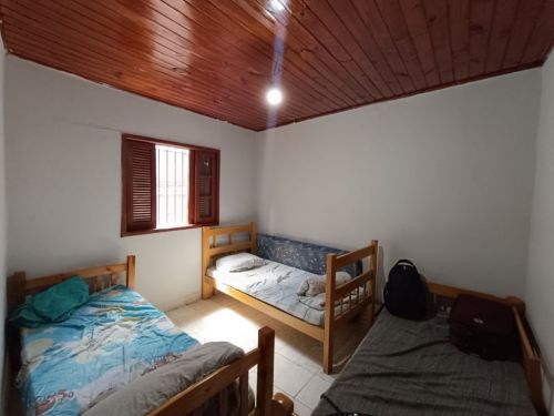 Casa com 2 quartos em Itanhaém à 1300m da praia do lado de todo comércio local 704505
