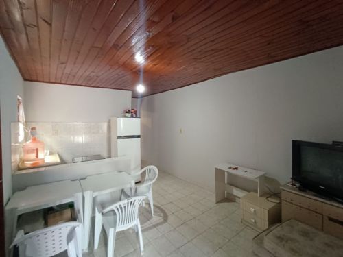 Casa com 2 quartos em Itanhaém à 1300m da praia do lado de todo comércio local 704507