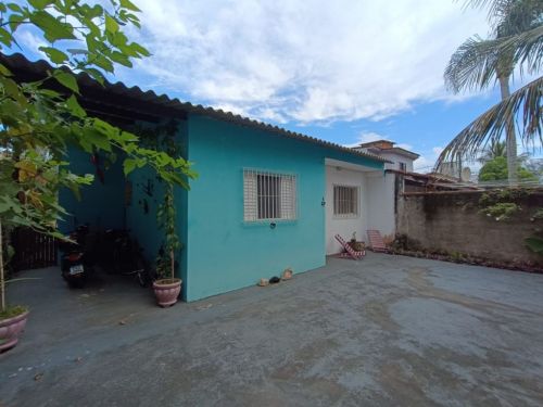 Casa com 2 quartos sendo 1 suíte com 270m² de terreno à 200m da praia em Itanhaém litoral sul de Sp 702651