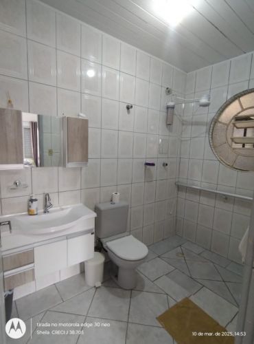 Casa Com 5 Quartos3 Banheiros2 Vagas Na Garagem Ou Mais. 746158