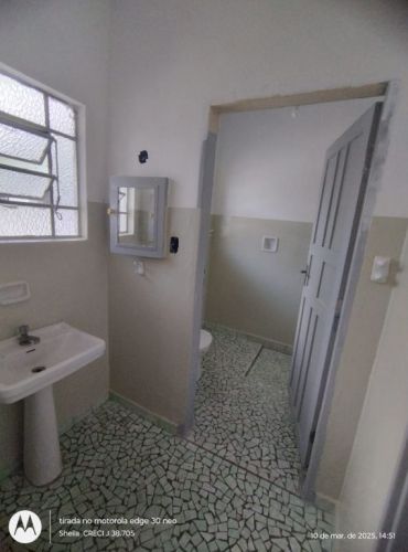 Casa Com 5 Quartos3 Banheiros2 Vagas Na Garagem Ou Mais. 746159