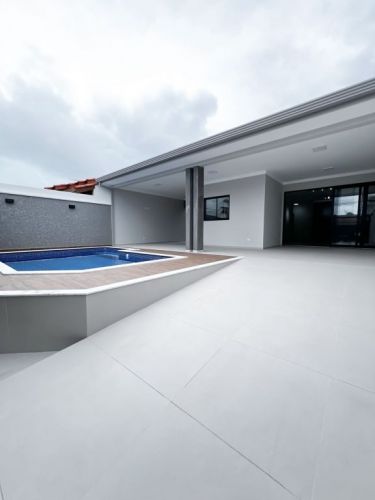Casa Com Arquitetura Contemporanea 767908