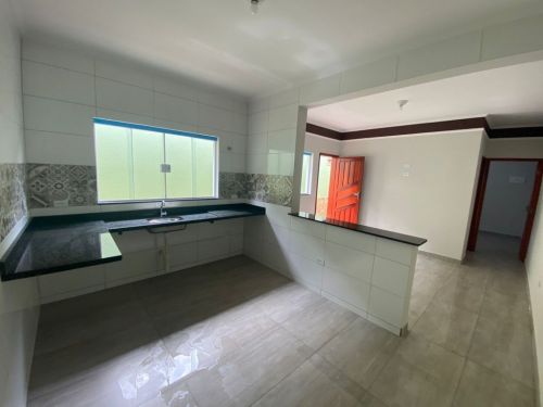 Casa com piscina em Mongaguá litoral sul de São Paulo bem localizada bairro residencial com fácil acesso aos comércios em geral 689725
