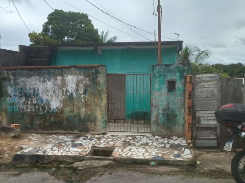 Casa de 2 pisos com 3 qtos - Colônia Antônio Aleixo. 777072