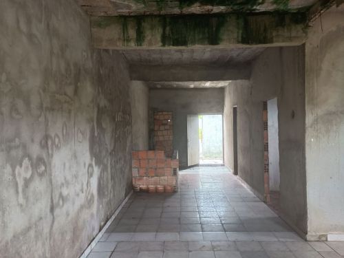 Casa de 2 pisos com 3 qtos - Colônia Antônio Aleixo. 777073