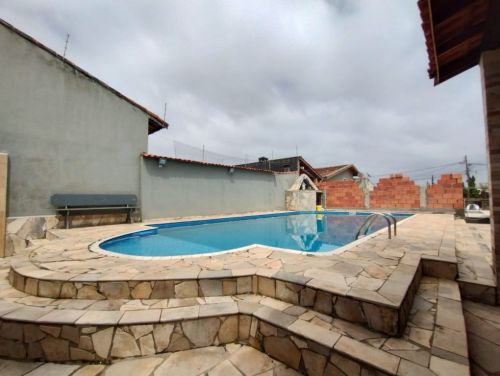 Casa de 3 dormitórios 3 banheiros com piscina- Itanhaém 701605
