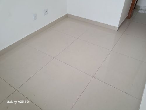 Casa Duplex no Santa Branca à 8 minutos caminhando do Vertedouro da Pampulha.casa toda reformada com área gourmet para passar bons momentos com a família.terreno: 90m²área Construída: 115m² 774819