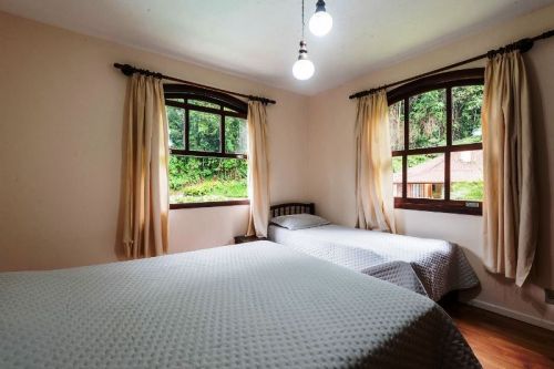 Casa em Araras - Petrópolisrj - 02 dormitórios - Locação 776520