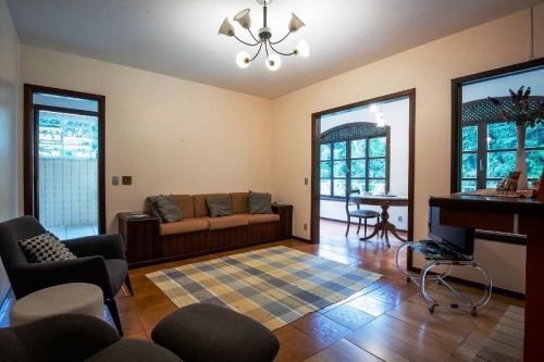 Casa em Araras - Petrópolisrj - 02 dormitórios - Locação 776522