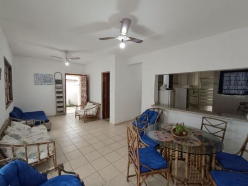 Casa em Itanhaém 400m da praia com 3 quartos sendo uma suíte 702095