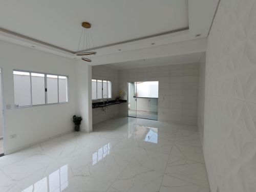 Casa em Itanhaém com 2 quartos e design moderno fantástico litoral sul de Sp à apenas 700m da praia 705529