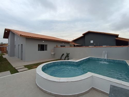 Casa em Itanhaém litoral sul de Sp à apenas 1400m da praia com um design fantástico 705261