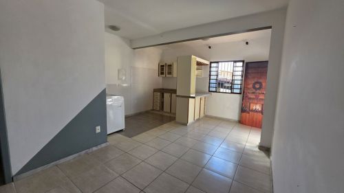 Casa na região da Pampulha more a menos de 1km da lagoa da Pampulha. Lote 360mt. Próximo a Lagoa e Av Portugal   Bairro Copacabana 774055