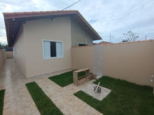 Casa nova com 2 quartos sendo uma suíte à venda em Itanhaém litoral sul de Sp 703791