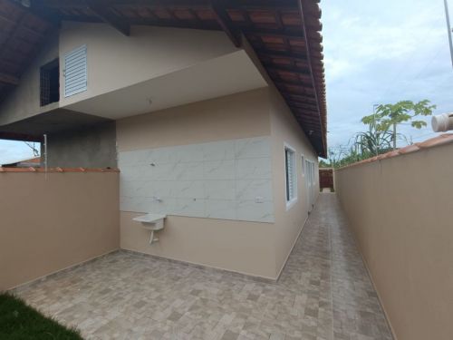 Casa nova com 2 quartos sendo uma suíte à venda em Itanhaém litoral sul de Sp 703792