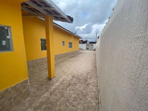 Casa nova pronta para morar no Balneário Samas em Mongaguá Com piscina e churrasqueira  689689