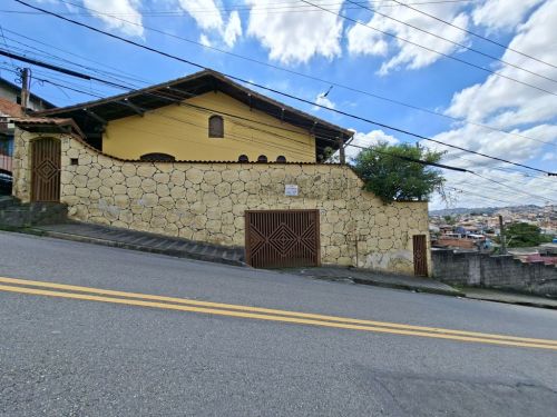 Casa têrrea em Mauá Vila Independência 03-dormitorios 04-vagas garagem  782955