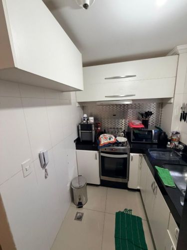 Cobertura na Pampulhaexcelente cobertura na região da Pampulha com hidro e área gourmetporcelanato em todo o apartamento dois banheiros duas vagas de garagem. 774018