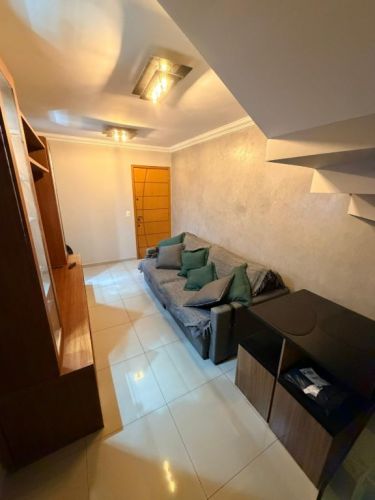 Cobertura na Pampulhaexcelente cobertura na região da Pampulha com hidro e área gourmetporcelanato em todo o apartamento dois banheiros duas vagas de garagem. 774019