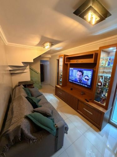 Cobertura na Pampulhaexcelente cobertura na região da Pampulha com hidro e área gourmetporcelanato em todo o apartamento dois banheiros duas vagas de garagem. 774020