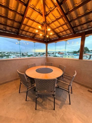 Cobertura na Pampulhaexcelente cobertura na região da Pampulha com hidro e área gourmetporcelanato em todo o apartamento dois banheiros duas vagas de garagem. 774021