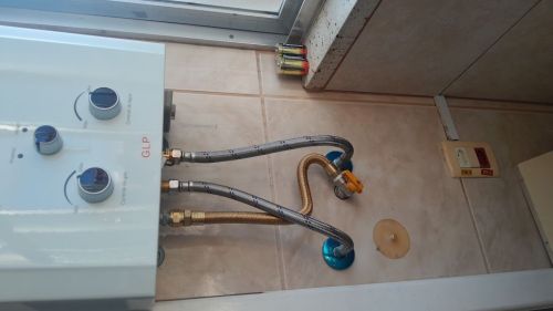 Conserto de aquecedores de água passa vinte  777295