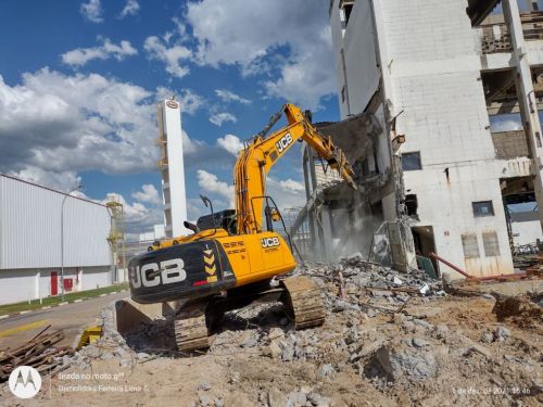 Demolidora Ferreira Lima - Demolição e Locação De Máquinas Para Terraplenagem 654201