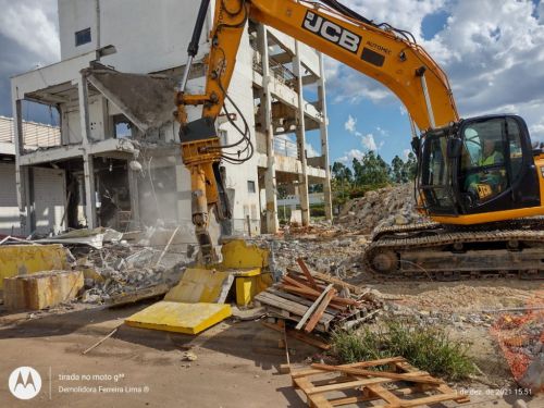 Demolidora Ferreira Lima - Demolição e Locação De Máquinas Para Terraplenagem 758963