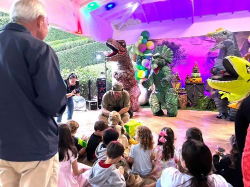 Dinossauros personagens vivos Festa Trex  736922
