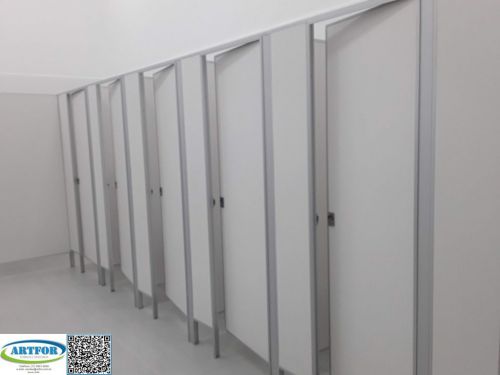 Divisórias Sanitárias Naval na Cor Cimento Queimado Divisórias para Banheiros. Artfor 770857