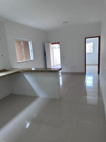 Essa parece ser uma excelente opção Uma casa nova em Itanhaém com 03 dormitórios piscina e churrasqueira bem localizada em um bairro residencial 689662