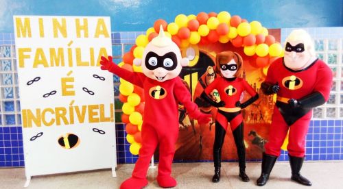 Evento Escola Colégio animação personagens vivos cosplay 576695