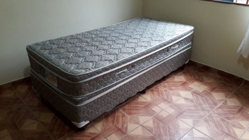 Excelente cama box  da marca Form Spuma  modelo Millenium Spring  701948