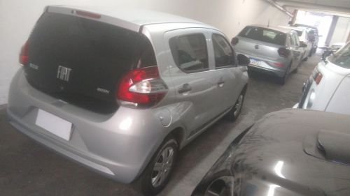Fiat Mobi Easy 1.0 4p 2018 prata  768122