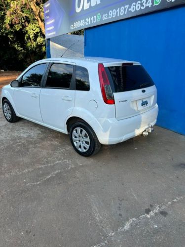 Ford Fiesta 2010  748032