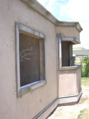 Guarnicao de janelas e portas em isopor para area externa   584455