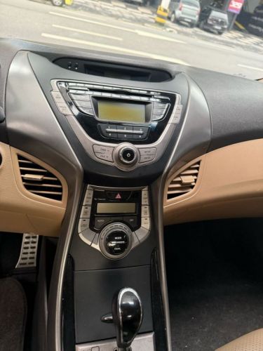 Hyundai Elantra Gls 1.8 Automático 2013 745377