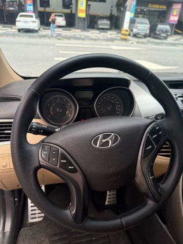 Hyundai Elantra Gls 1.8 Automático 2013 745378