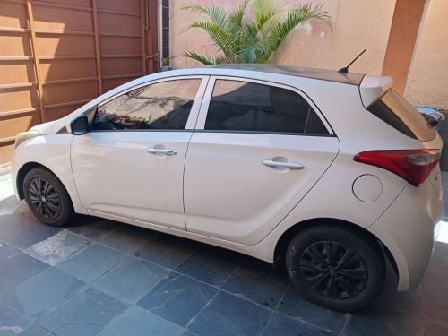 Hyundai Hb20 1.0 Comfort Plus 2015 Completo - Sem débitos -r$ 37.80000 768584