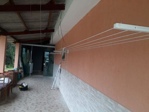 Instalação de Varal de Teto 778578