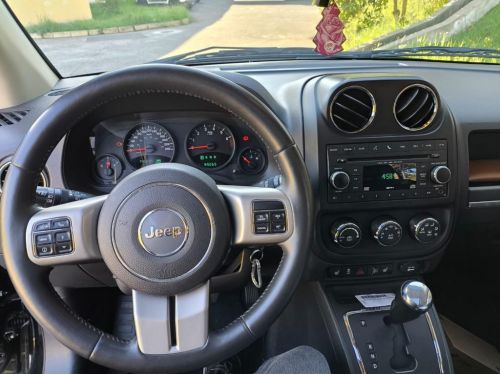 Jeep Compass 2013 2.0 16v – Completo  Suv confortável e potente motor 2.0 16 válvulas câmbio automático completo de fábrica. Conta com teto solar bancos em couro com aquecimento faróis em Led 775163