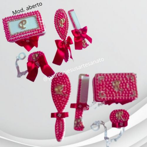 Kit acessorios personalizados para bebe pente escova saboneteira prendedor de chupeta perolas  756727