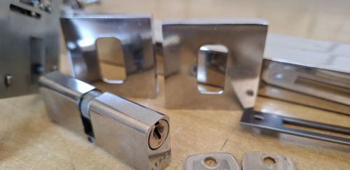 Kit Fechadura Pado Rolete cx 55mm  Puxador Cromado Quadrado  769006