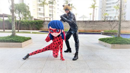 Ladybug e Catnoir personagens vivos cover Festa 738673