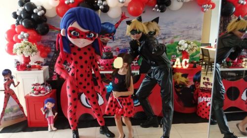 Ladybug e Catnoir personagens vivos cover Festa 738675
