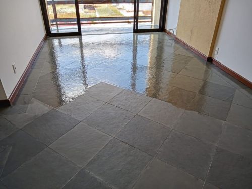 Limpeza profissional de pedras pisos pós obra e impermeabilização  702856